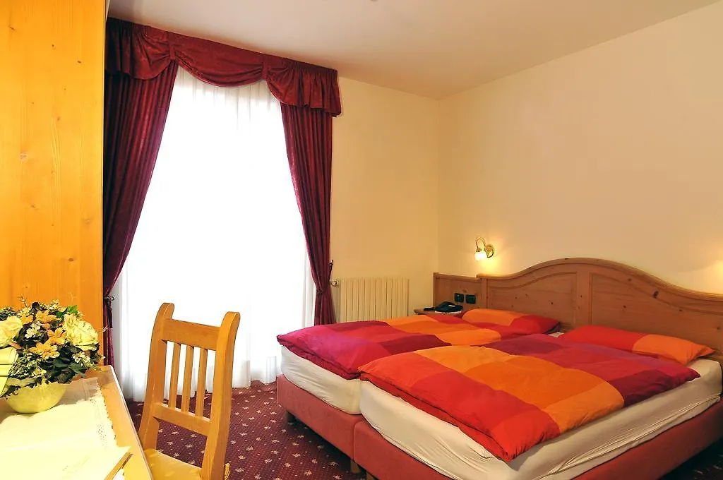 Hotel Tyrolia Malga Ciapela