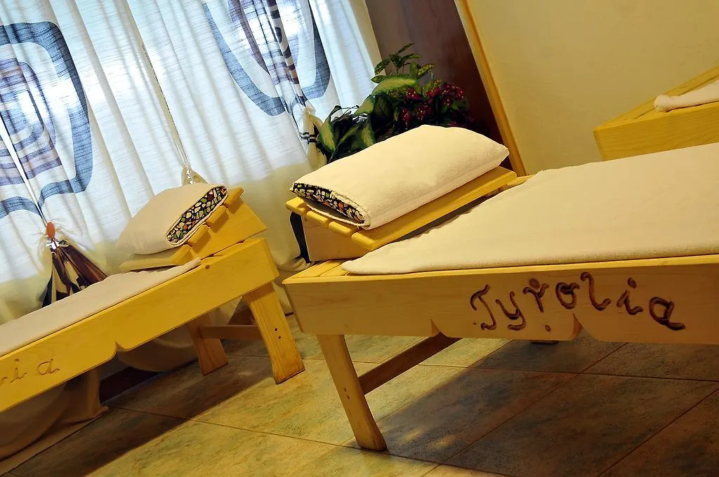 Hotel Tyrolia Malga Ciapela