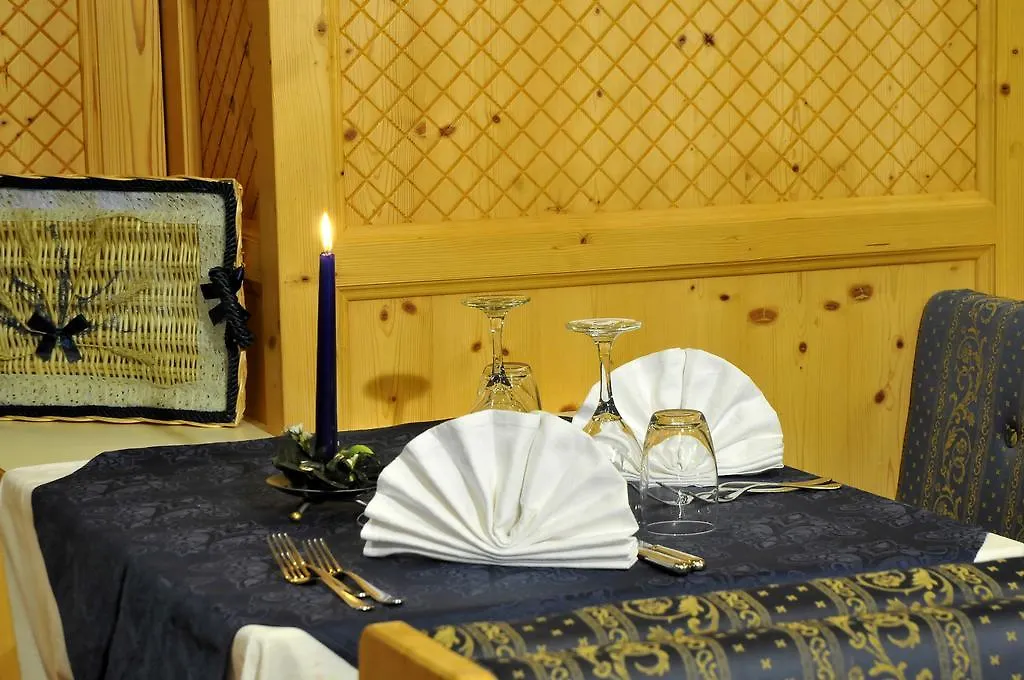 Hotel Tyrolia Malga Ciapela 3*,